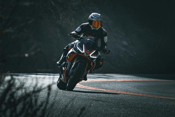 Wie können Fahrerassistenzsysteme das Unfallrisiko reduzieren?